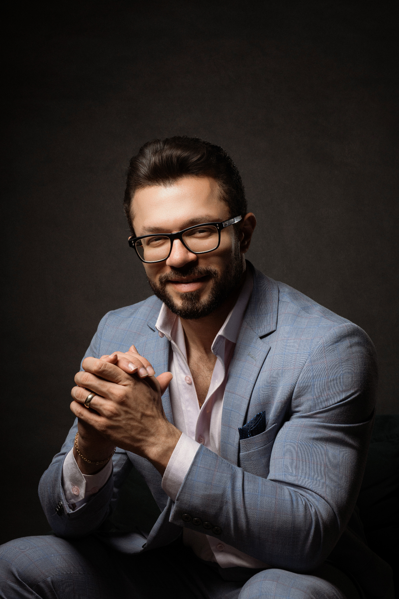 Médico empresário em consultório premium